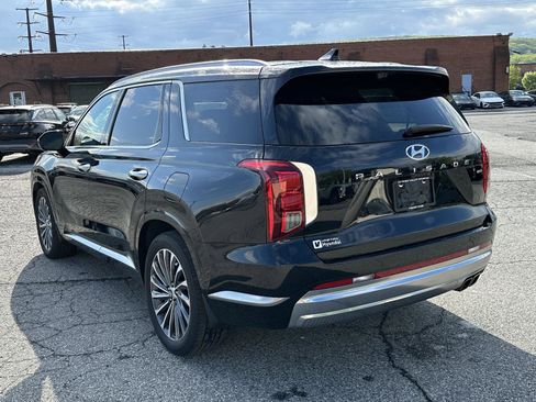 Used 2024 Hyundai Palisade Calligraphy image 6