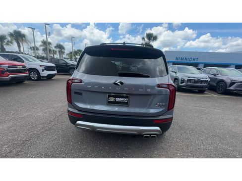 Used 2020 Kia Telluride S w/ S 8 Passenger Seating Package FWD image 3