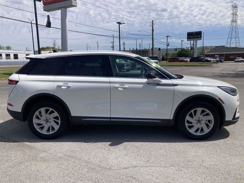 Certified 2024 Lincoln Corsair FWD image 2