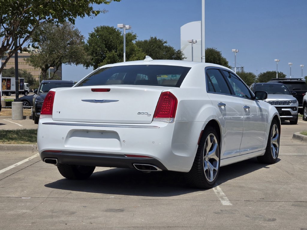 Used 2018 Chrysler 300 C w/ Sun, Sound & Nav Package RWD image 4