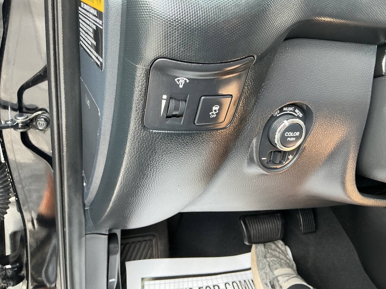 Used 2012 Kia Soul + w/ Audio Pkg FWD image 34