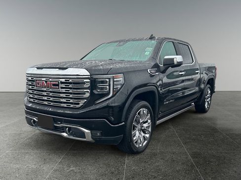 Used 2023 GMC Sierra 1500 Denali w/ Denali Reserve Package AWD/4WD image 3