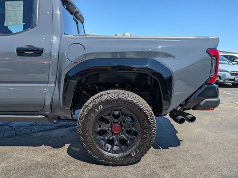 Certified 2025 Toyota Tacoma TRD Pro w/ Tow Tech Package AWD/4WD image 4
