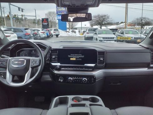 Used 2024 GMC Sierra 1500 SLT image 10