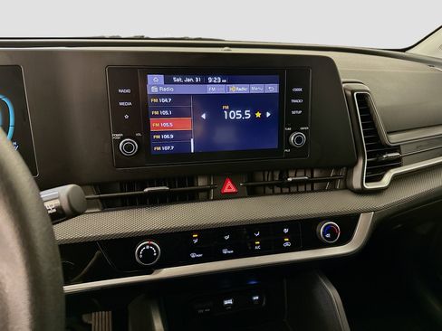Used 2024 Kia Sportage LX image 25