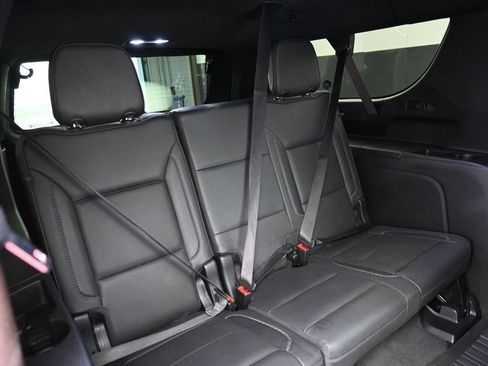 Used 2021 GMC Yukon XL Denali w/ Denali Premium Package image 34