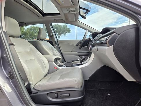 Used 2017 Honda Accord EX-L image 15