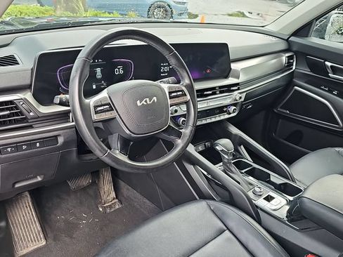 Used 2023 Kia Telluride LX AWD/4WD image 16