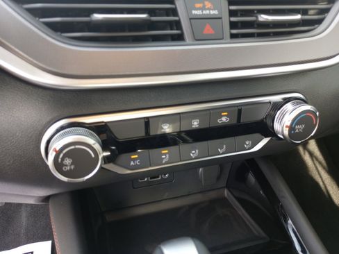 New 2025 Nissan Altima 2.5 SR image 18