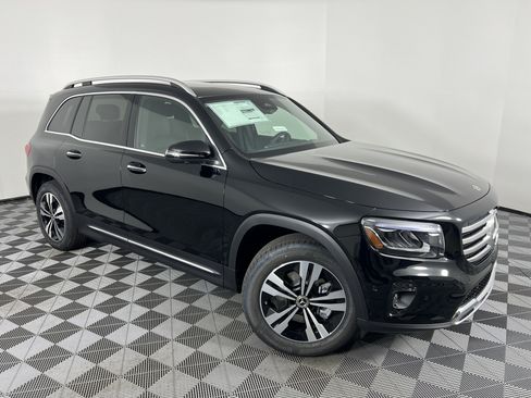 New 2026 Mercedes-Benz GLB 250 4MATIC image 2