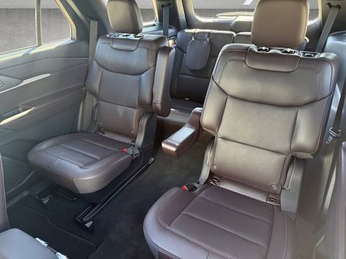 Used 2025 Ford Explorer Platinum image 22