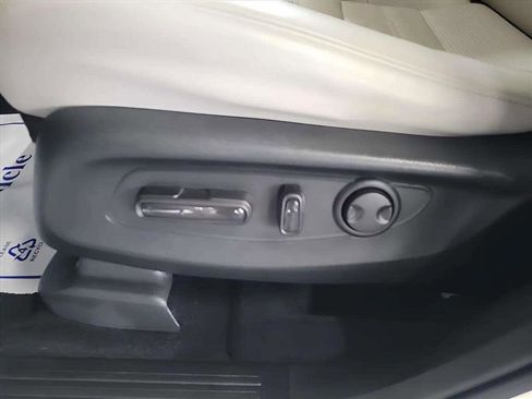 Used 2024 Honda CR-V EX-L image 16