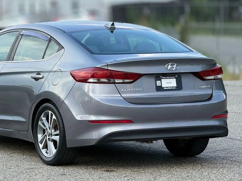 Used 2017 Hyundai Elantra Limited FWD image 16