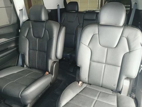 Used 2024 Kia Telluride EX w/ EX Captain's Chair Package AWD/4WD image 14
