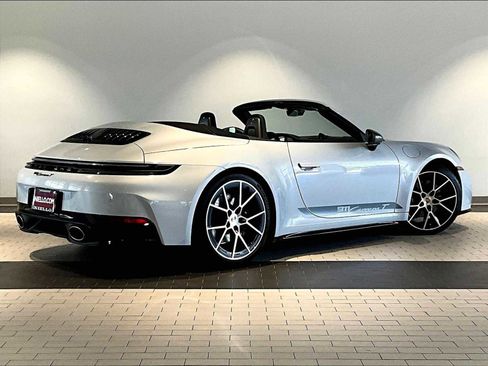 New 2026 Porsche 911 Carrera T image 7