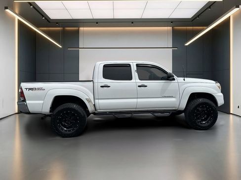 Used 2013 Toyota Tacoma 4x4 Double Cab w/ TRD Off-Road Pkg image 6