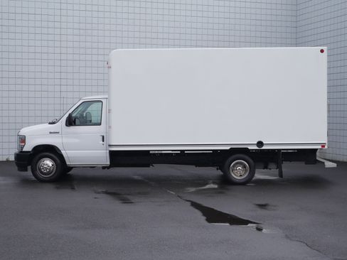 Certified 2025 Ford E-450 and Econoline 450 Super Duty w/ Power Equipment Group RWD image 9