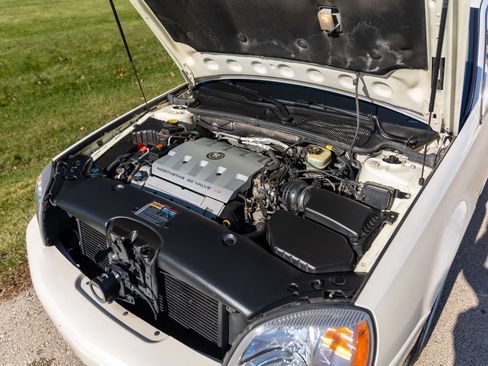 Used 2000 Cadillac De Ville DTS w/ Comfort/Convenience Pkg image 55