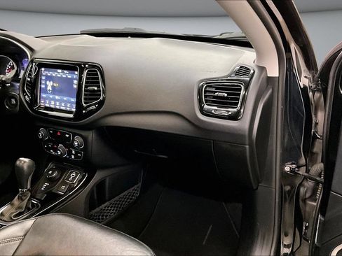 Used 2019 Jeep Compass Limited AWD/4WD image 27