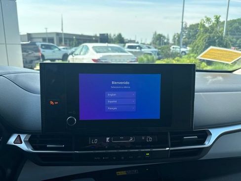 Used 2026 Toyota Sienna LE FWD image 16
