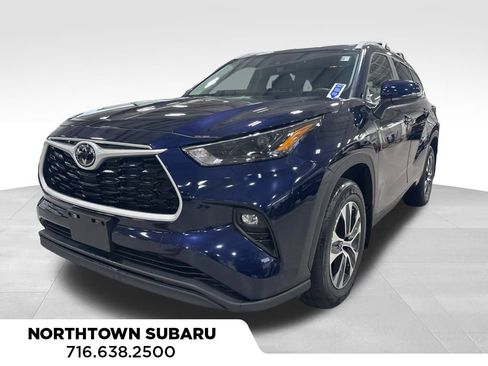 Used 2023 Toyota Highlander L image 1