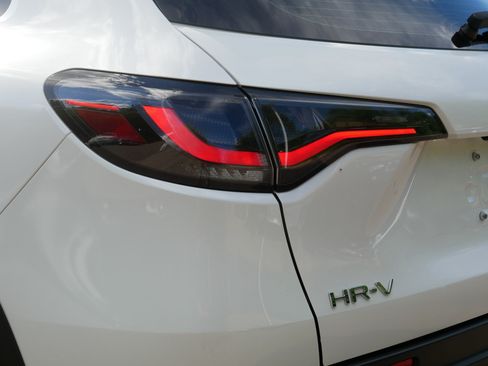 Used 2025 Honda HR-V LX image 17