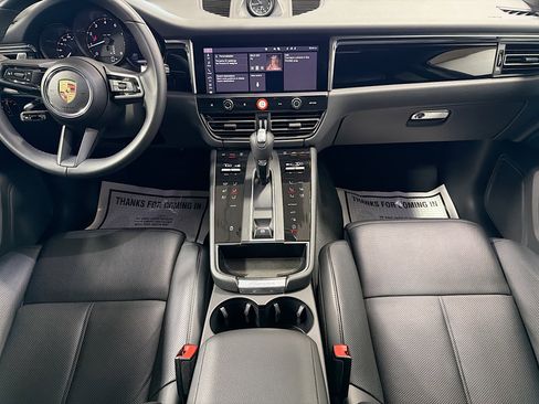 Certified 2025 Porsche Macan image 19