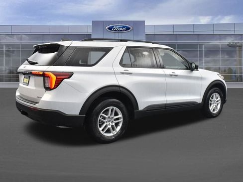 New 2026 Ford Explorer Active image 4