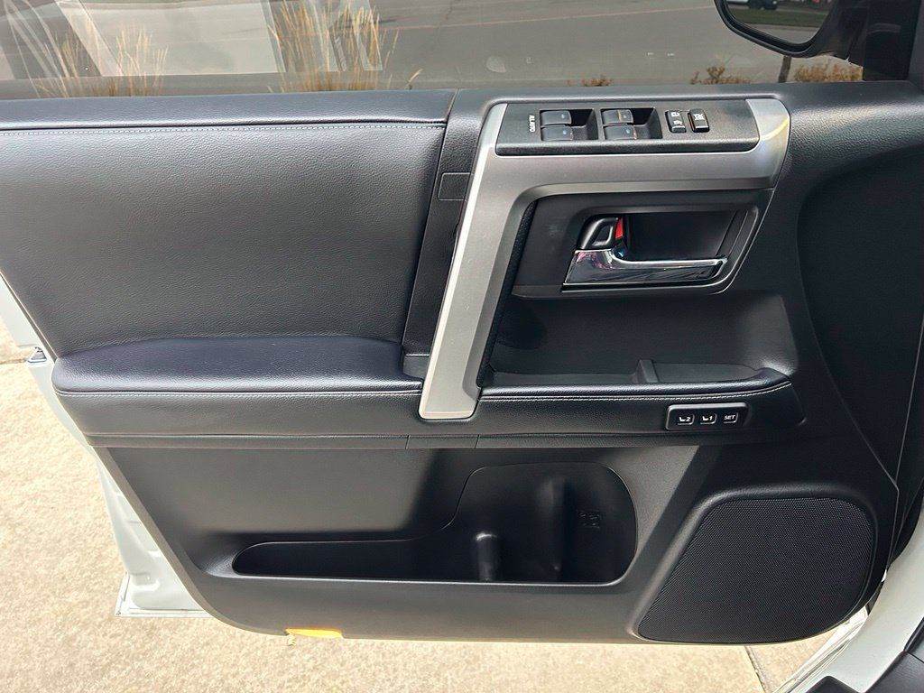 Used 2023 Toyota 4Runner Limited AWD/4WD image 10