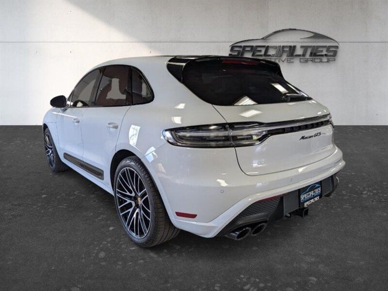 Used 2024 Porsche Macan GTS w/ Sport Chrono Package AWD/4WD image 8