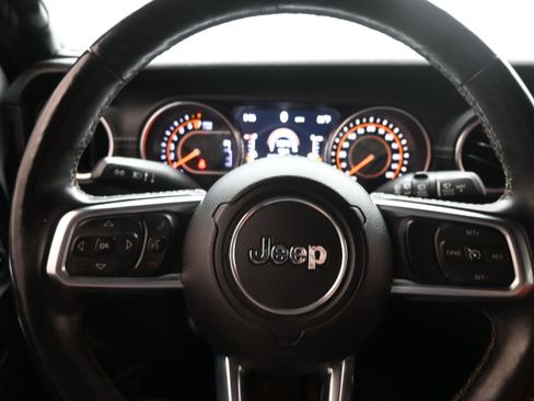 Used 2018 Jeep Wrangler Unlimited Sahara w/ Dual Top Group AWD/4WD image 16