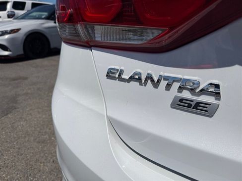 Used 2017 Hyundai Elantra SE FWD image 20