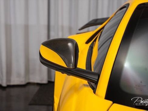 Used 2018 Ferrari 812 Superfast RWD image 9
