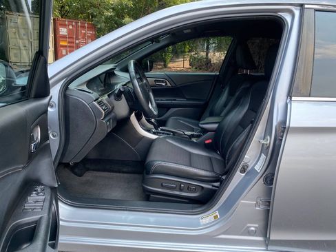 Used 2017 Honda Accord Sport image 15