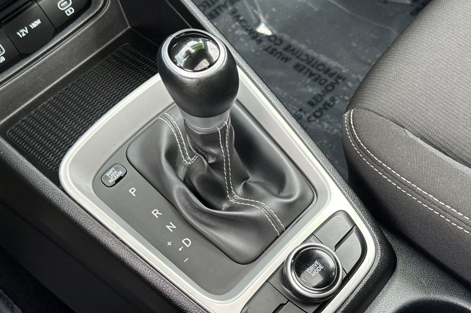 Used 2025 Hyundai Venue SEL FWD image 21