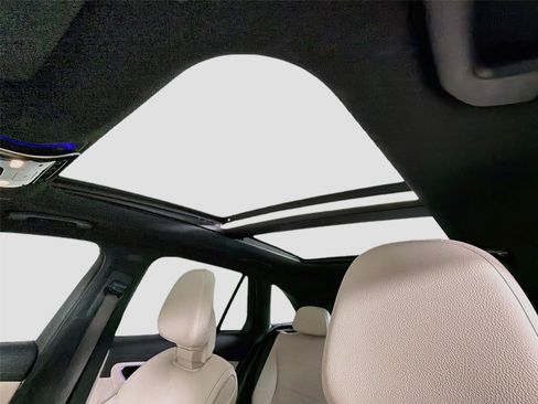 Used 2023 Mercedes-Benz GLC 300 4MATIC image 23
