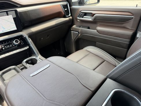 Used 2024 GMC Sierra 3500 Denali AWD/4WD image 16