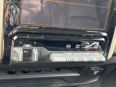 Used 2024 RAM 2500 Laramie AWD/4WD image 39