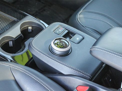 Certified 2024 Ford Mustang Mach-E Premium image 25