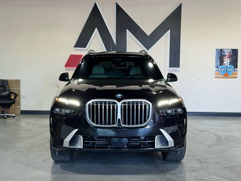 Used 2023 BMW X7 xDrive40i w/ Premium Package image 2