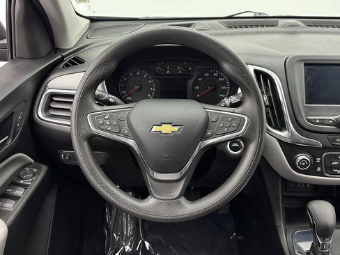 Used 2022 Chevrolet Equinox LS image 24