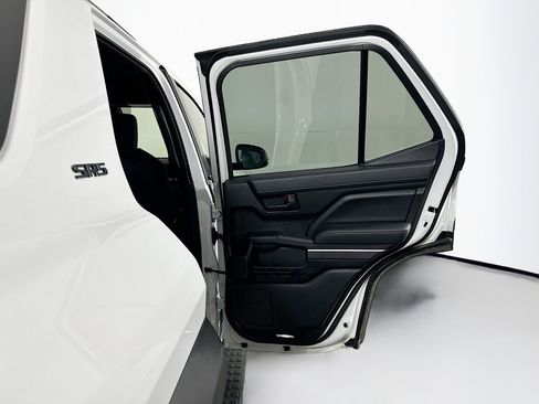 Used 2025 Toyota 4Runner SR5 image 28