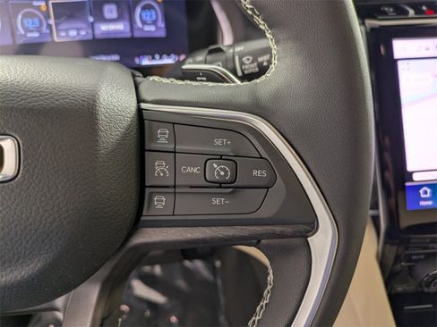 New 2025 Jeep Grand Cherokee Limited image 21