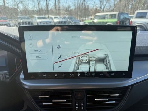 New 2026 Ford Escape SE w/ Class II Trailer Tow Package image 16