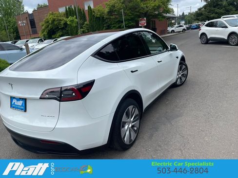 Used 2023 Tesla Model Y Long Range AWD/4WD image 13