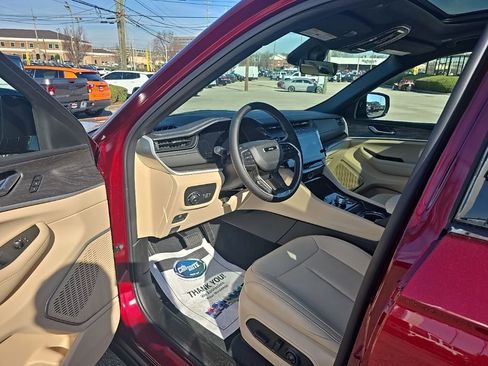 New 2026 Jeep Grand Cherokee Limited image 12