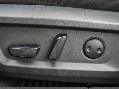 Used 2023 Nissan Rogue SV image 24