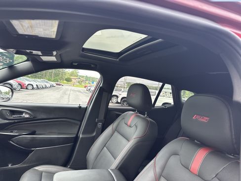 Certified 2024 Chevrolet Trax RS w/ Sunroof Package FWD image 8