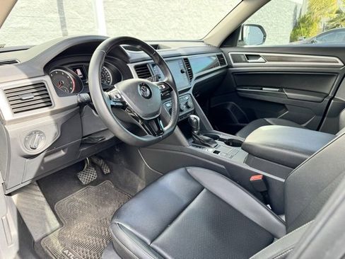 Used 2019 Volkswagen Atlas SE w/ Towing Package image 3