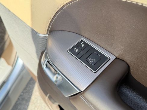 Used 2018 Land Rover Range Rover Sport HSE image 24